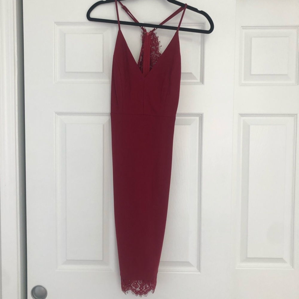 Lulu’s, size small, maroon